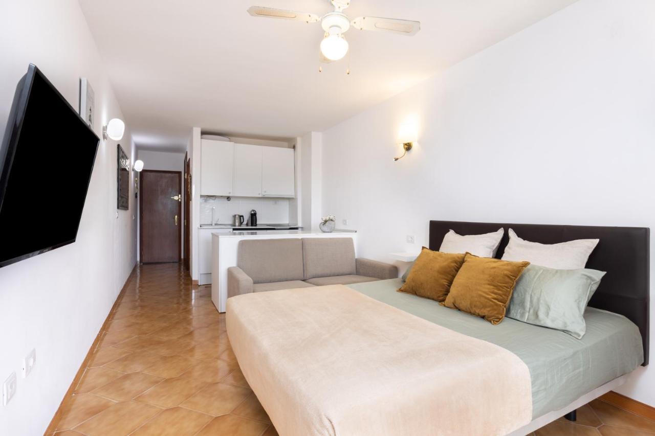 로스크리스티아노스 Classbnb - Seafront Studio With Beach View In The Center Of Los Cristianos 아파트 외부 사진