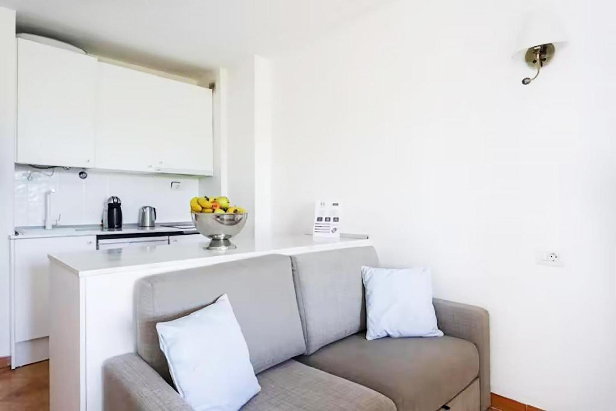 로스크리스티아노스 Classbnb - Seafront Studio With Beach View In The Center Of Los Cristianos 아파트 외부 사진